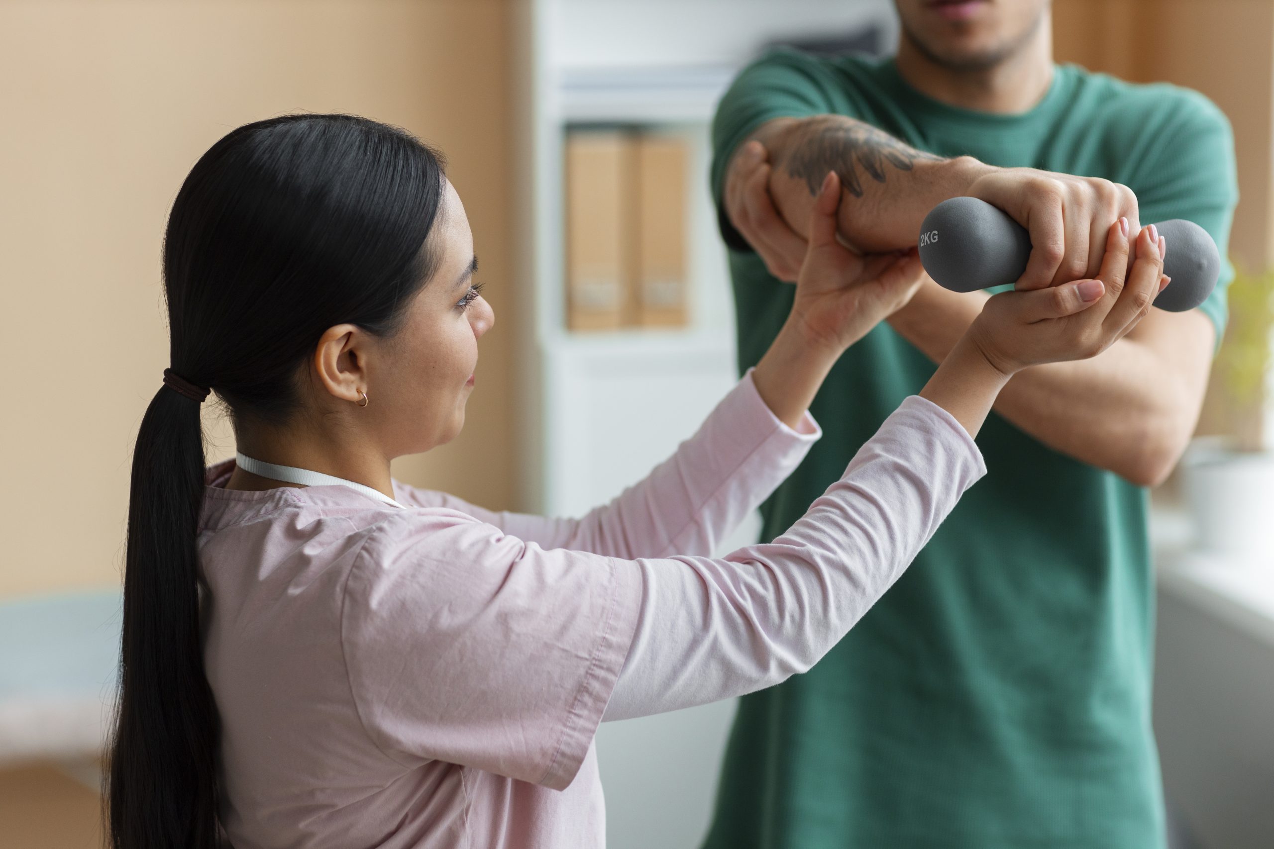 7 Ways Physiotherapists Help Relieve Workplace Injuries